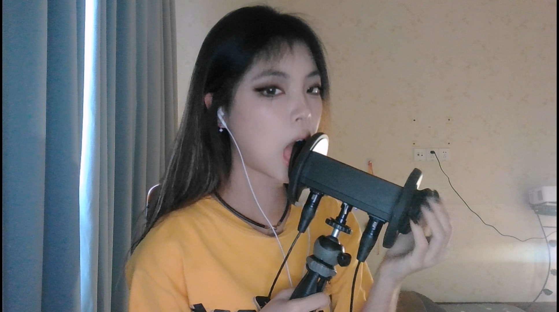 付费视频-豆沙包好次吗暴力舔耳