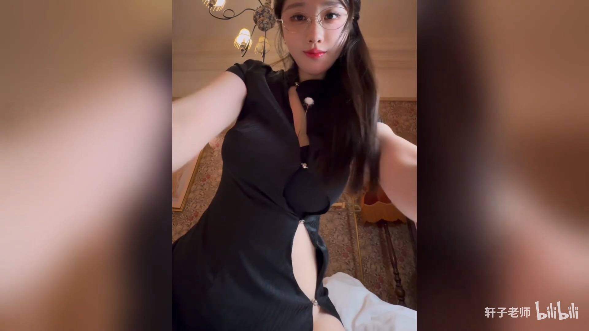 付费视频-【轩子情景ASMR】采耳师你为什么要把脚放到我的脸上