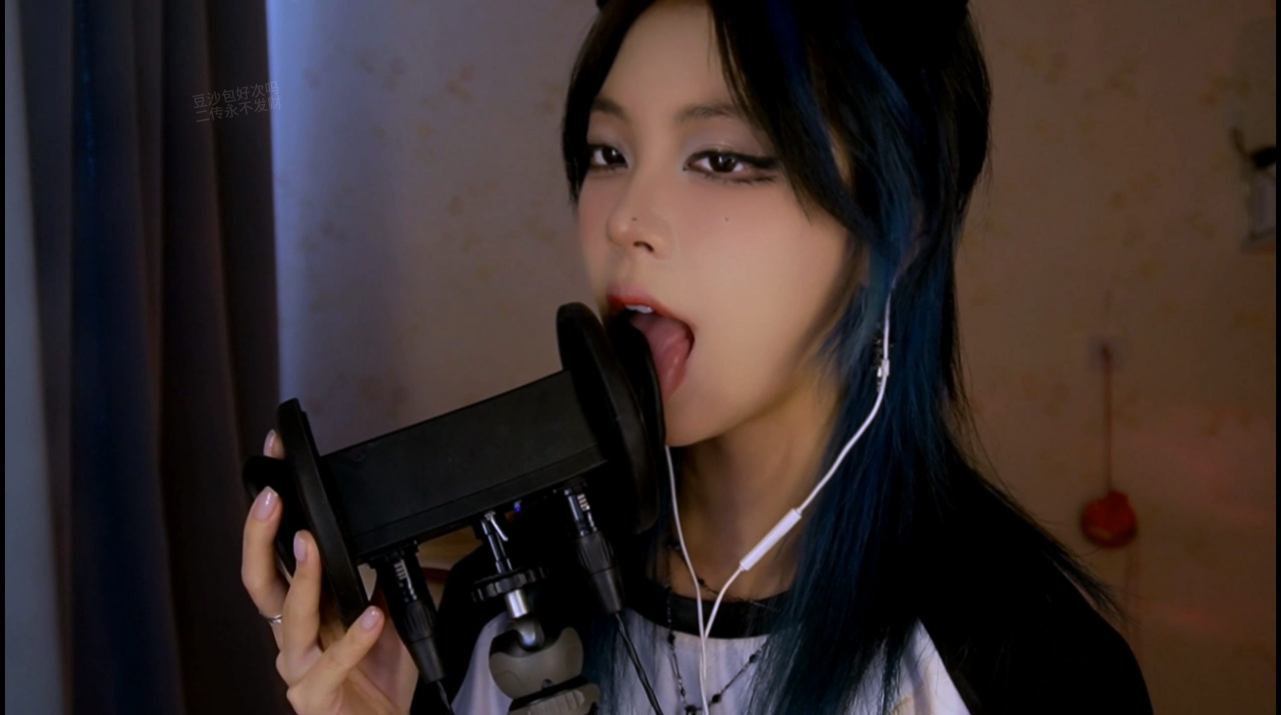 付费视频-豆沙包好次吗小舌抵到耳朵深处